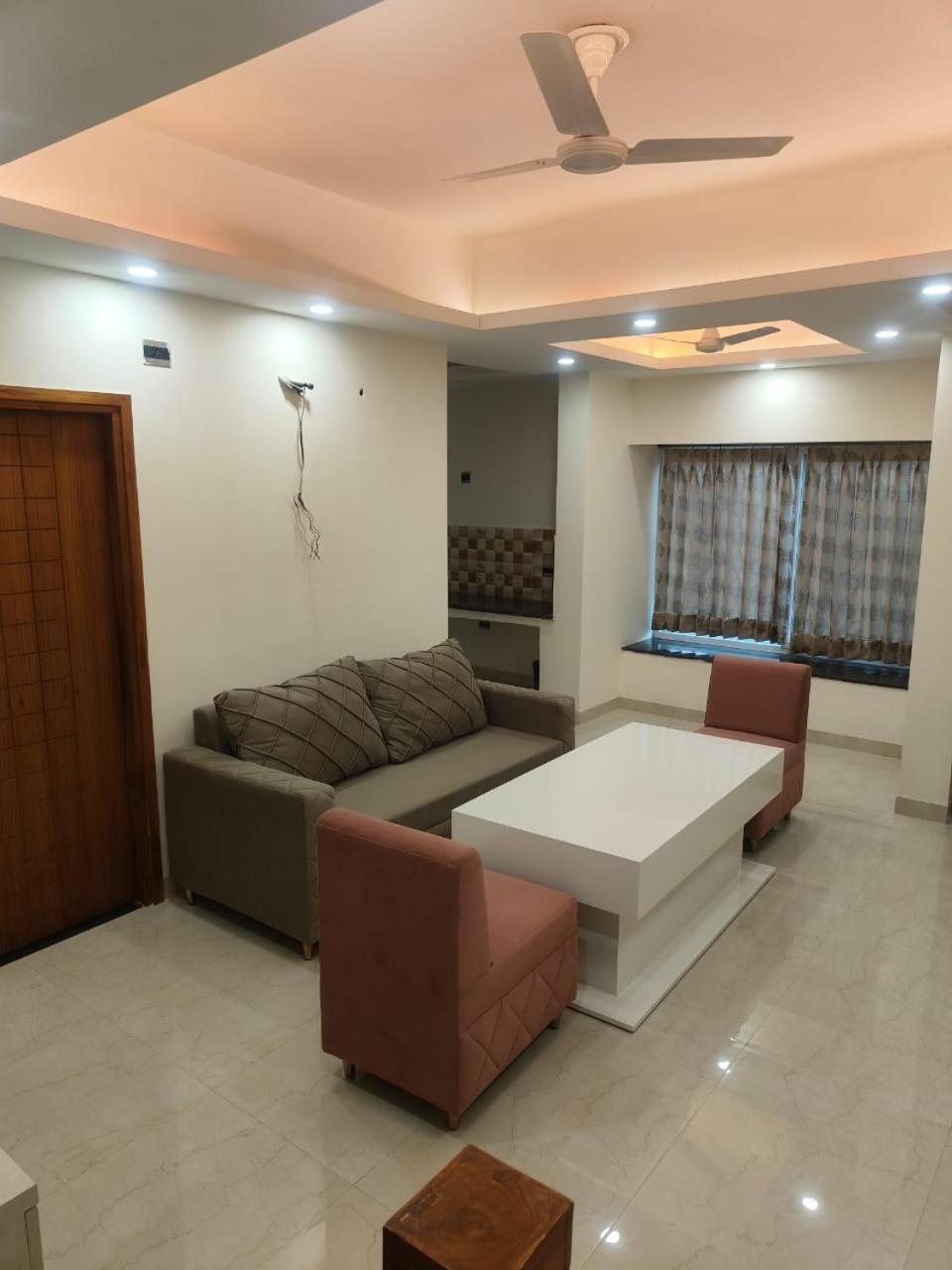 Villa In Vrindavan, Hare Krishna M Ngoại thất bức ảnh